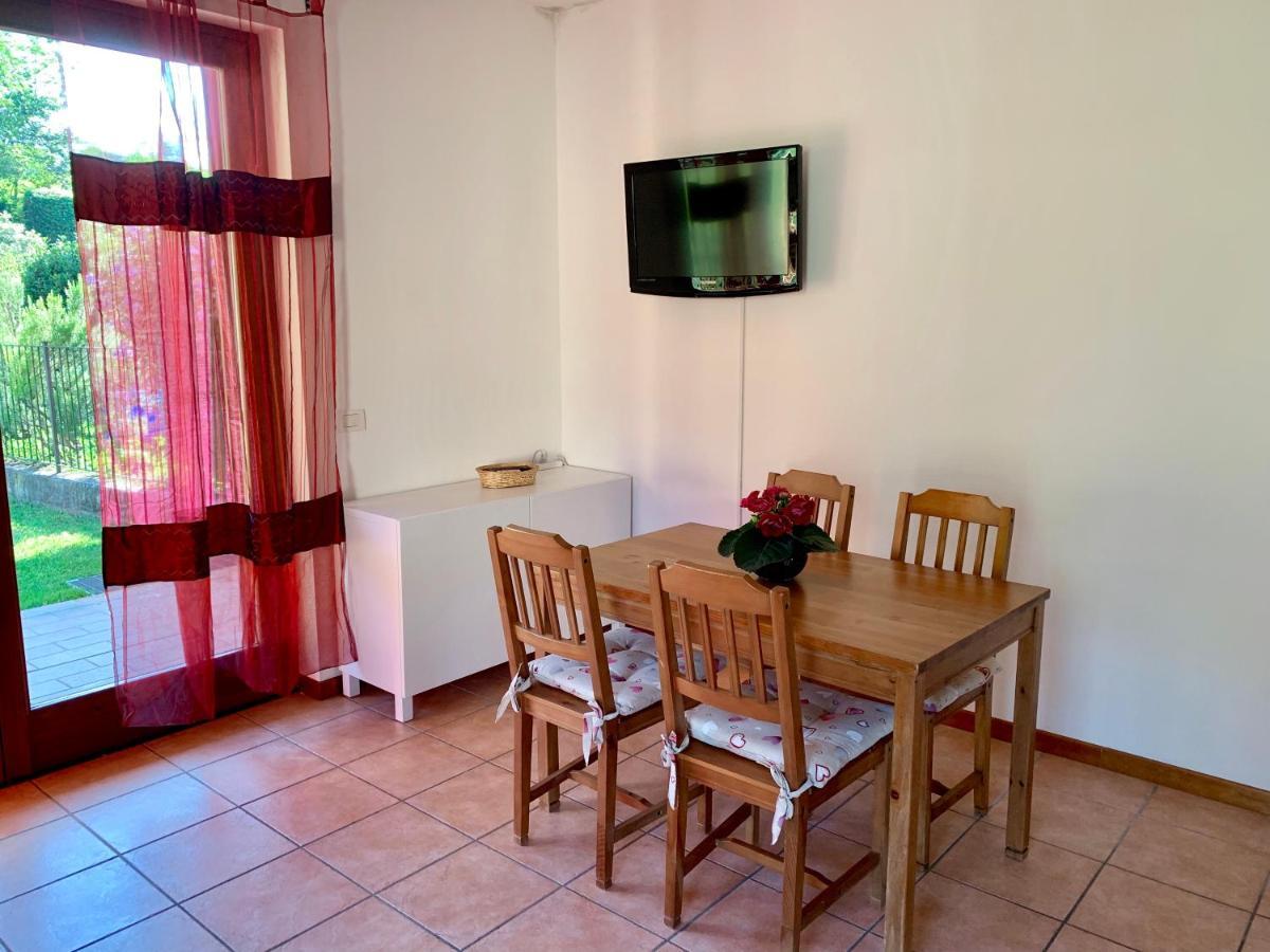 Strawberry House Villa Colico Bagian luar foto